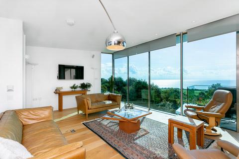 Edlunda Cliff Road, Hythe, CT21 5XQ