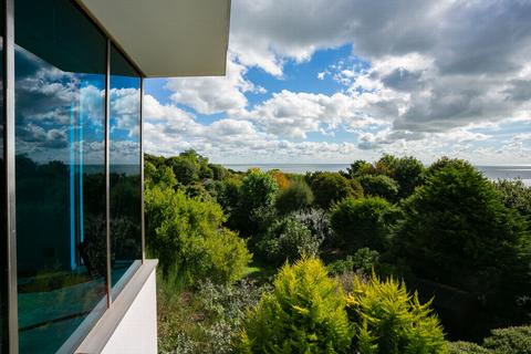 Edlunda Cliff Road, Hythe, CT21 5XQ