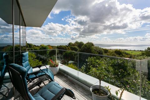 Edlunda Cliff Road, Hythe, CT21 5XQ