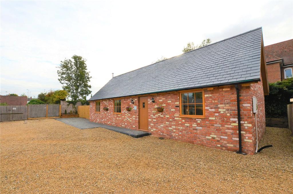 High Street, Pewsey, Wiltshire, SN9 2 bed bungalow £375,000