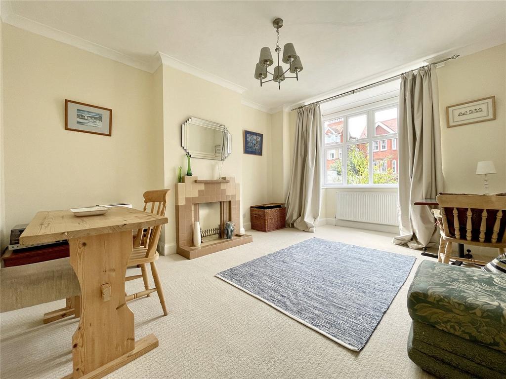 Southfields Road, Eastbourne, East Sussex, BN21 4 bed detached house