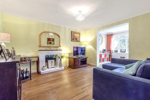 4 Bakers End, London, SW20 9ER