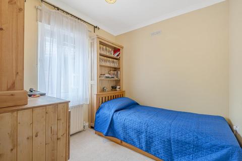 4 Bakers End, London, SW20 9ER