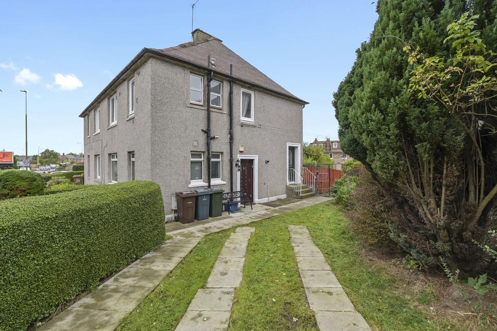 3 Parkhead Loan, Edinburgh, EH11 4SJ 2 bed flat £160,000