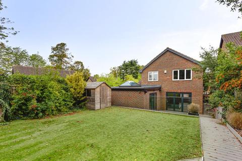 6 Layzell Walk, London, SE9 4QD