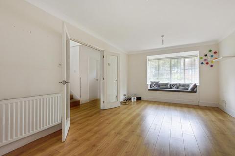 6 Layzell Walk, London, SE9 4QD