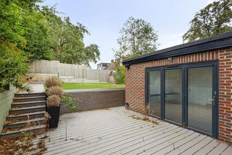 6 Layzell Walk, London, SE9 4QD