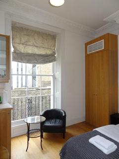 Studio to rent, Cartwright Gardens, Bloomsbury, London, WC1H