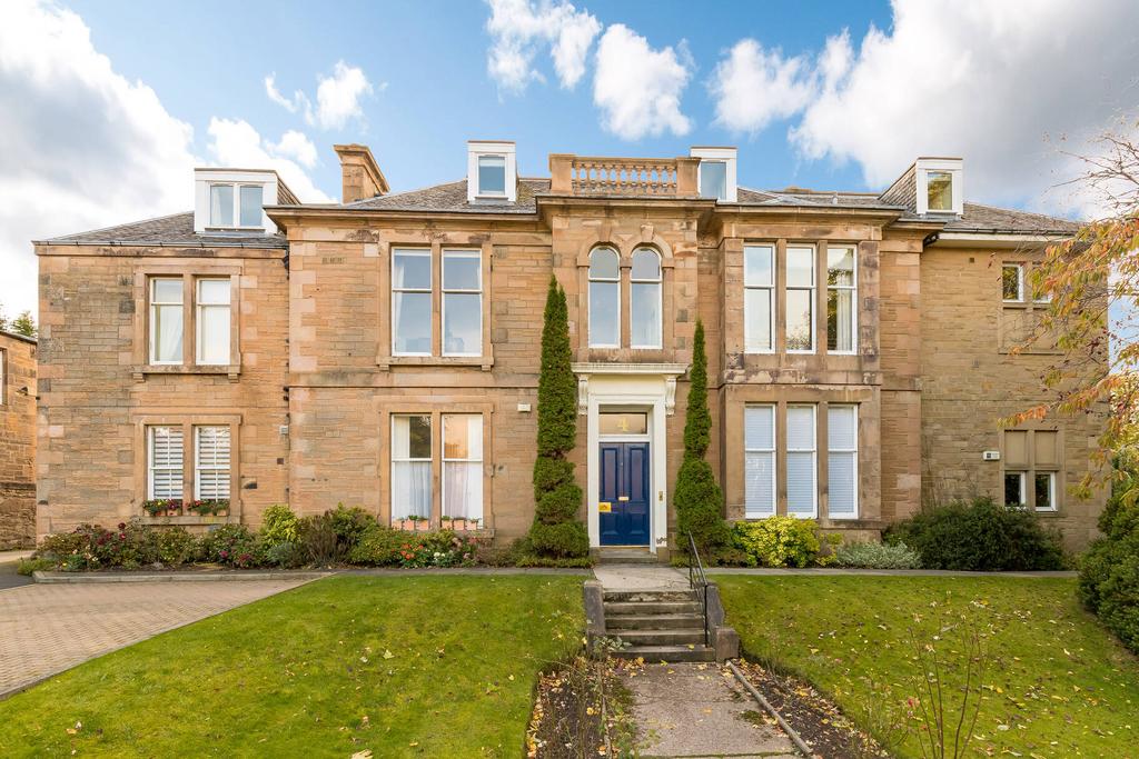 4/5 East Castle Road, Merchiston, Edinburgh, EH10 5AR 3 bed flat for