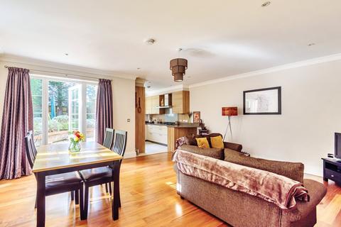 2 bedroom flat for sale, Clare Hill Court, 2 Claremont Lane, Esher, KT10