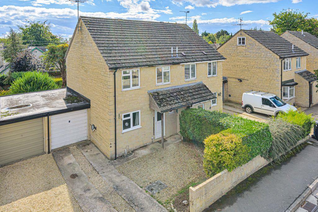 The Lennards South Cerney GL7 5UX 3 Bed Semi detached House For Sale 