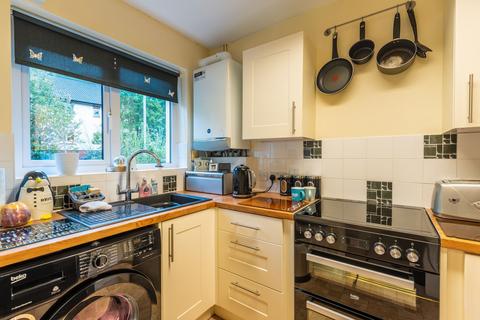 2 bedroom terraced house to rent, 57 Queen Elizabeth Drive, Crediton, EX17 2EJ