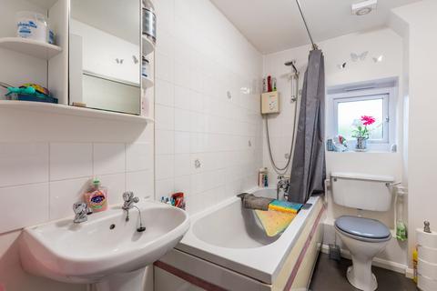 2 bedroom terraced house to rent, 57 Queen Elizabeth Drive, Crediton, EX17 2EJ