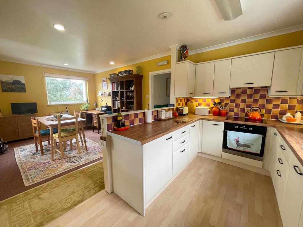Kitchen/Dining Area