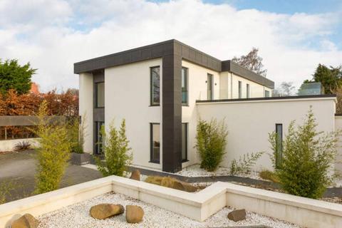 108 Cammo Grove, Edinburgh, EH4 8HD