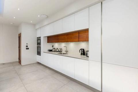 108 Cammo Grove, Edinburgh, EH4 8HD