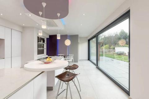108 Cammo Grove, Edinburgh, EH4 8HD