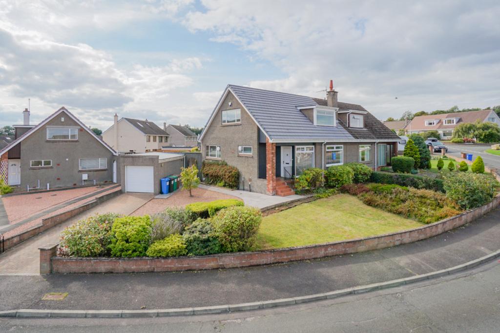 Cairngorm Crescent, Kirkcaldy, KY2 4 bed semidetached house £199,950