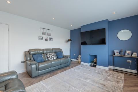 15 Cairngorm Crescent, Kirkcaldy, KY2 5RF