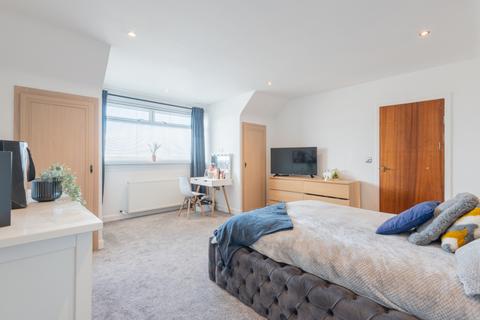 15 Cairngorm Crescent, Kirkcaldy, KY2 5RF