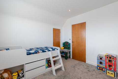 15 Cairngorm Crescent, Kirkcaldy, KY2 5RF