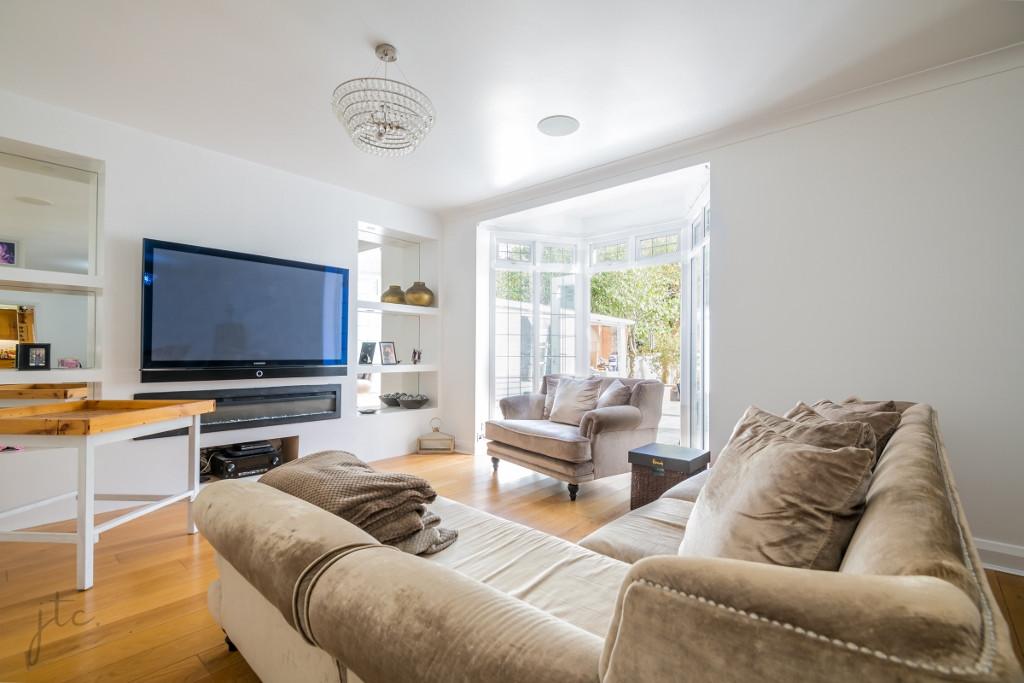 Grove Park Road, Grove Park, London, SE9 6 bed detached house £1,350,000