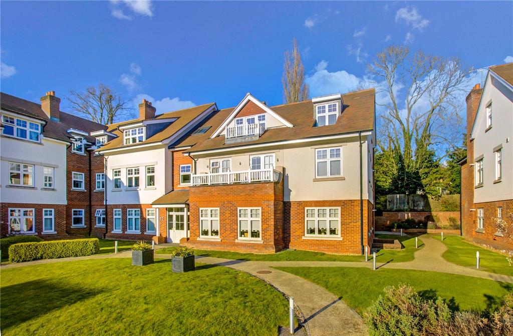 The Foresters, Harpenden, Hertfordshire 2 bed flat - £1,800 pcm (£415 pw)