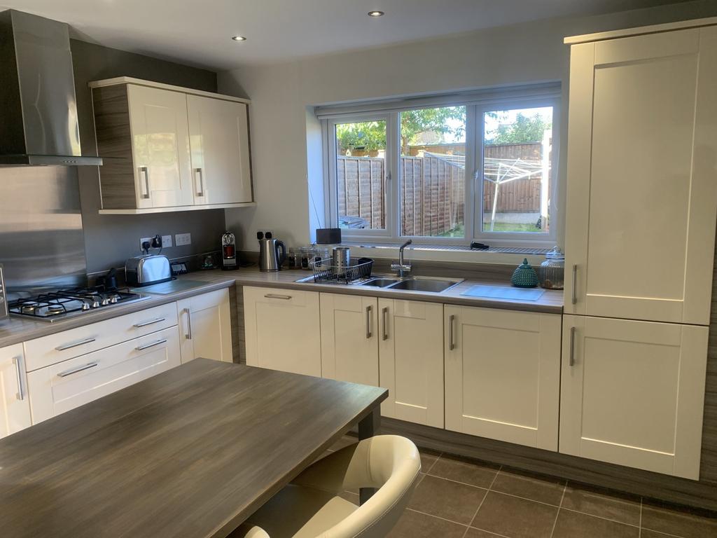 Holgate Drive, Shrewsbury... 4 bed detached house £382,000