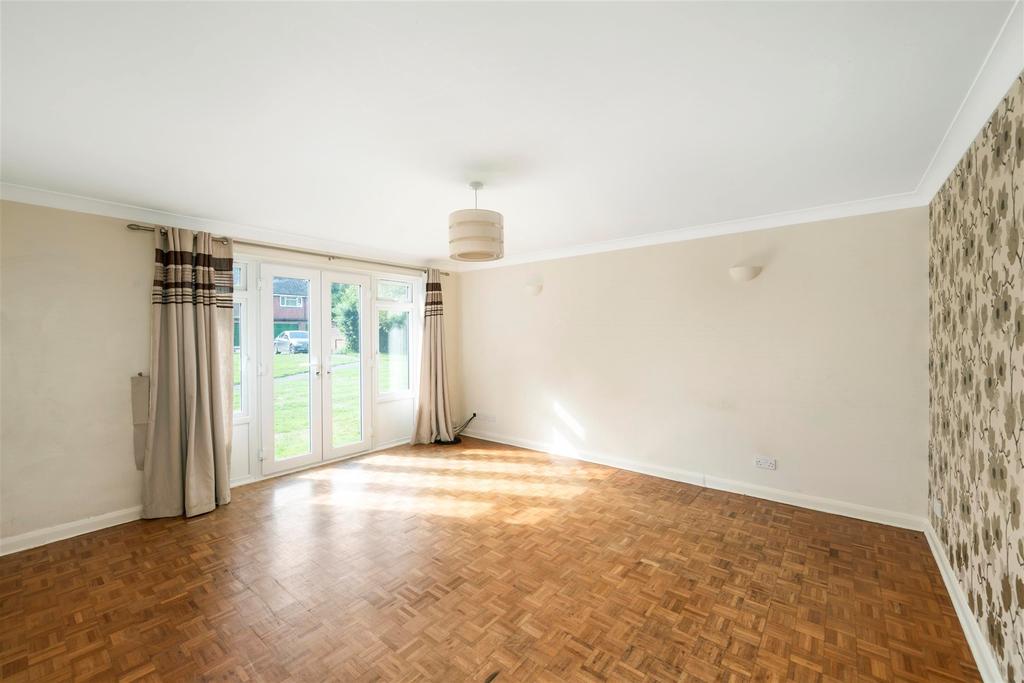Wray Common Road, Reigate, Surrey 3 bed ground floor flat £395,000
