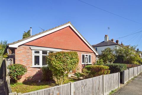 2 bedroom detached bungalow for sale - Gorrell Road, Whitstable