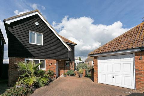 4 Cornmill Mews, Dymchurch, Romney Marsh, TN29 0PR