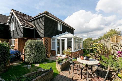 4 Cornmill Mews, Dymchurch, Romney Marsh, TN29 0PR