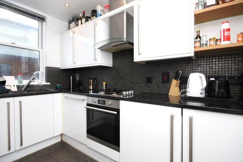 3 bedroom house to rent, Louisa St, Stepney Green, E1