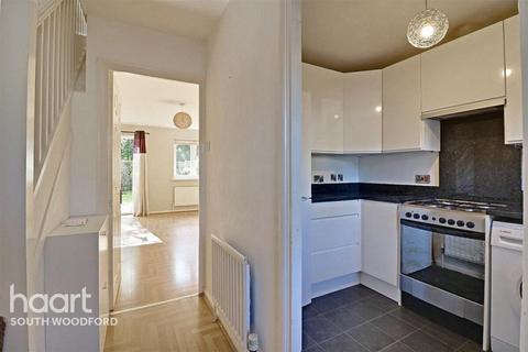 4 bedroom townhouse to rent, Fieldhouse Close, London