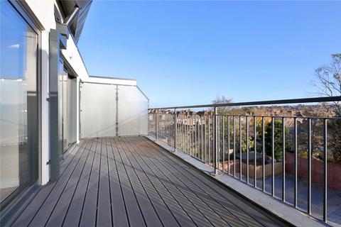 2 bedroom penthouse to rent, Tottenham Lane, London, N8