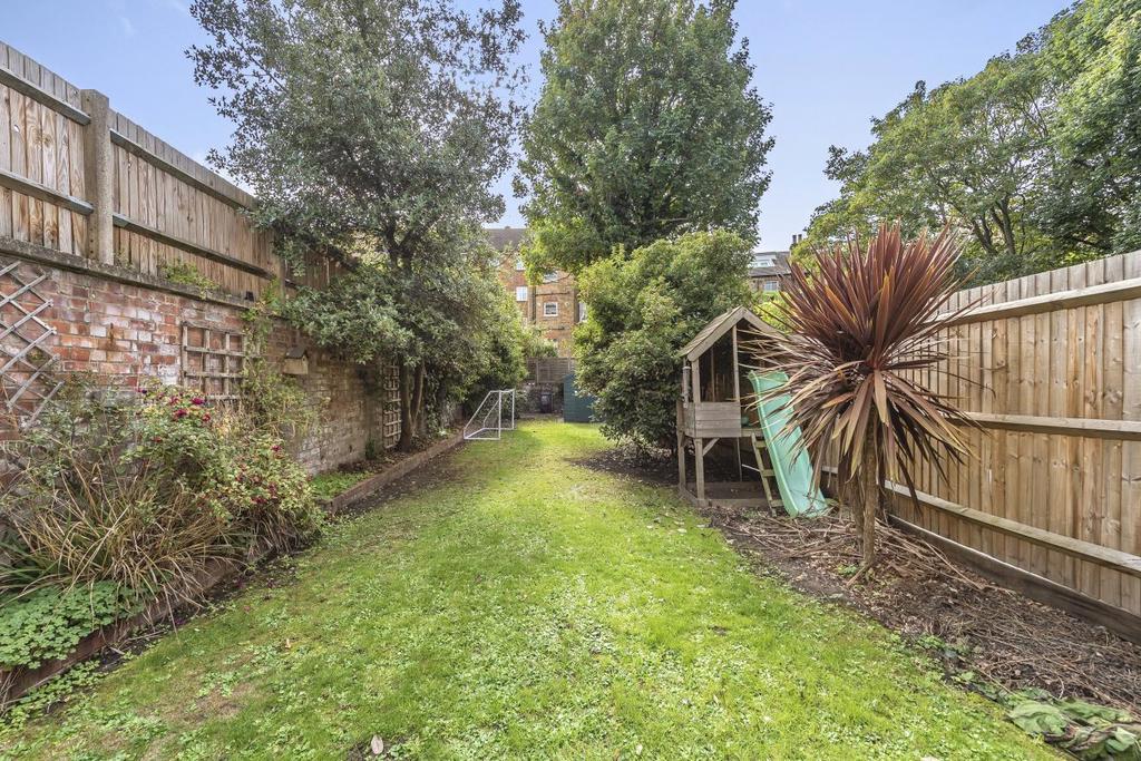 Inglewood Road, West Hampstead 2 bed flat for sale £750,000