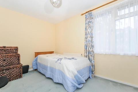 5 Abbotts Vale, Chesham, HP5 3HN