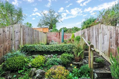 5 Abbotts Vale, Chesham, HP5 3HN