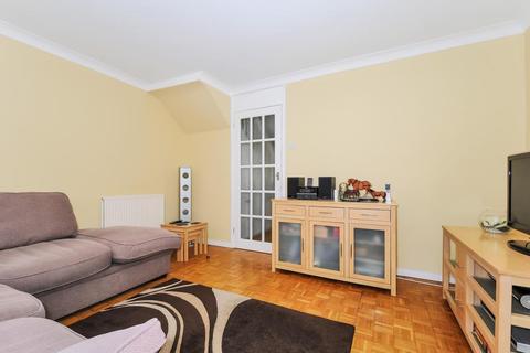 5 Abbotts Vale, Chesham, HP5 3HN