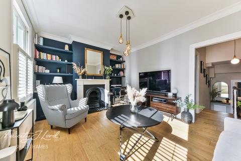 157b Simms Road, London, SE1 5QJ