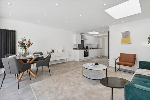 38a Ravenslea Road, London, SW12 8RX