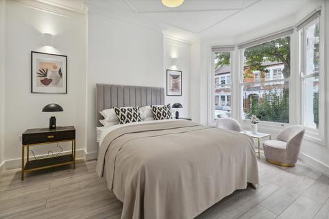 38a Ravenslea Road, London, SW12 8RX