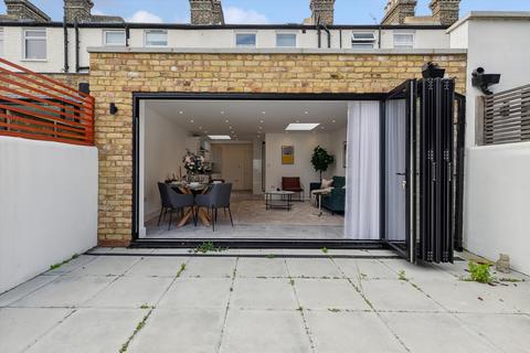 38a Ravenslea Road, London, SW12 8RX