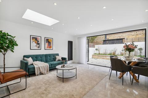 38a Ravenslea Road, London, SW12 8RX