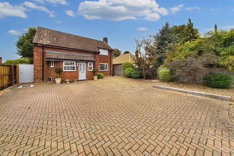 3 bedroom detached house for sale - North Terrace, Mildenhall
