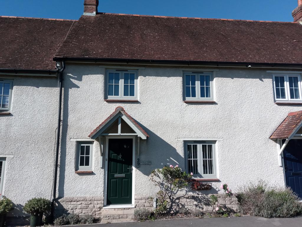 White Road, Mere BA12 3 bed terraced house £875 pcm (£202 pw)