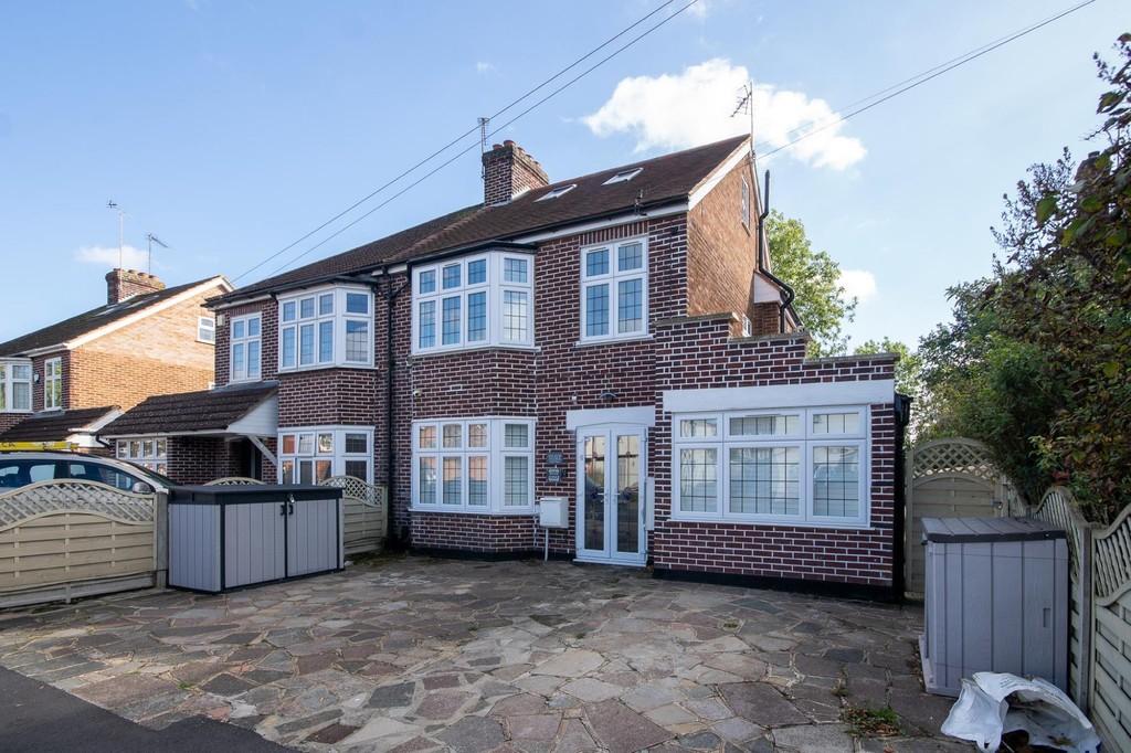 Elm Avenue, Ruislip 3 bed flat for sale £418,000