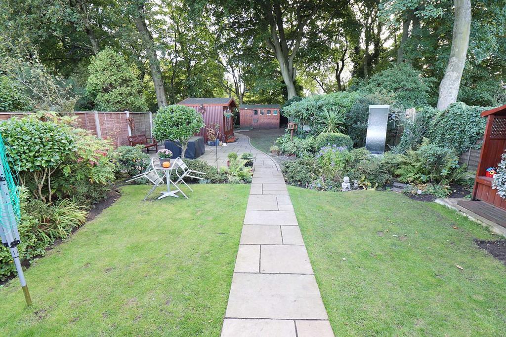 Gregory Place, South Park, Lytham 2 bed detached bungalow £399,950