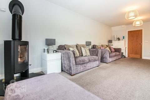 Grove House Burston Road, Dickleburgh, Diss, IP21 4NN