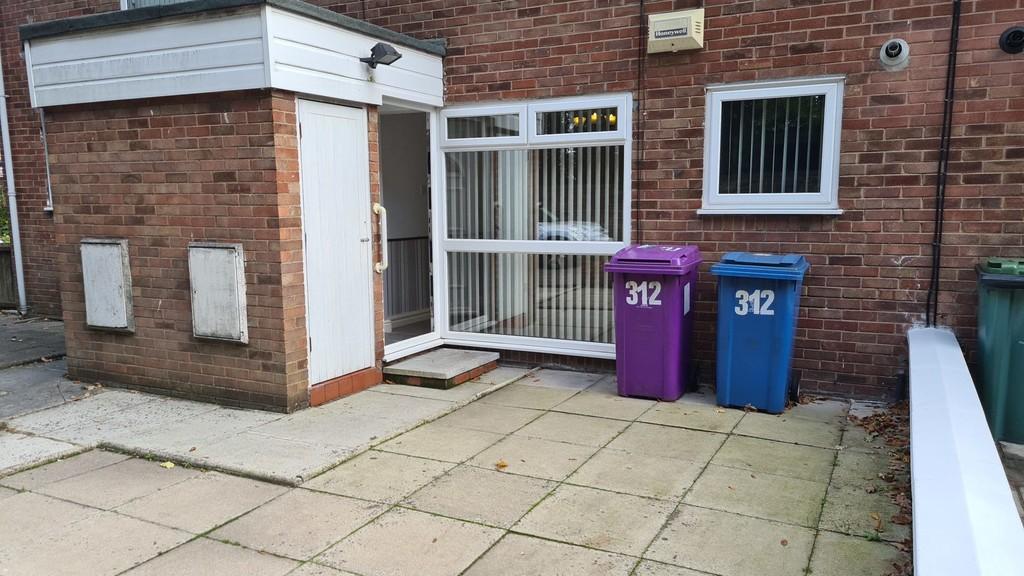 Deysbrook Lane, L12 Liverpool 1 bed ground floor flat £575 pcm (£133 pw)